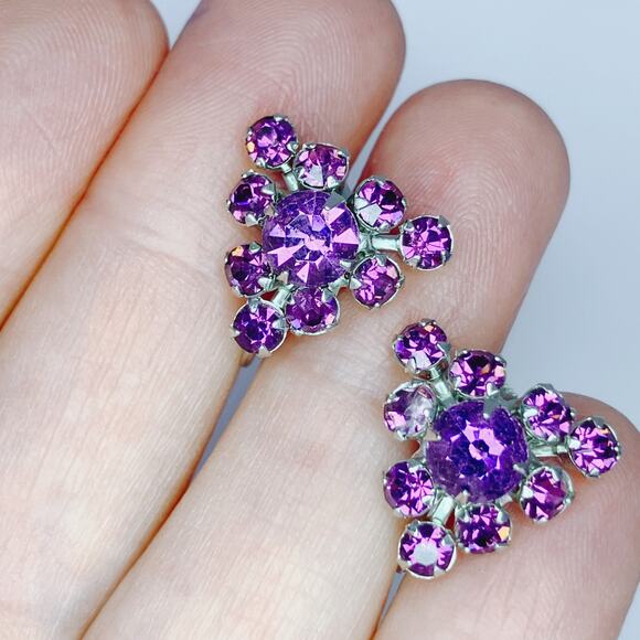 Vintage 1950s Earrings Purple Rhinestone Screw Back Mid Century Jewelry - Picture 4 of 13